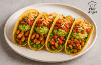 Receta fácil de 🌮✨ Tacos de Pollo Deliciosos 🌮✨ y pico de gallo, mostrando ingredientes naturales y saludables 🌿🍅🥑